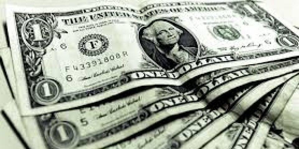 Dólar cai pelo segundo dia e fecha no menor valor em quase dois meses