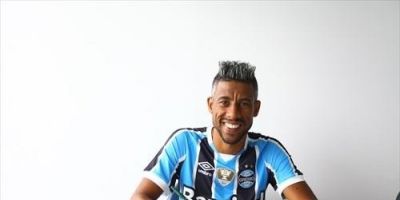 Grêmio confirma oficialmente contratação de Léo Moura