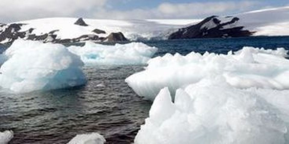 MUNDO: iceberg gigante está prestes a se soltar na Antártida