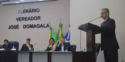 Vereador donfelicianense inicia mandato fazendo indicações e pedindo providências para reparo de calçamento