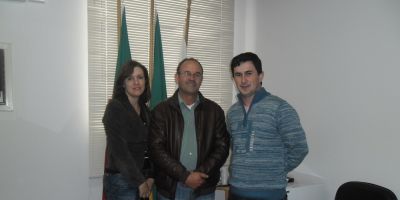 Camaquã - diretores da escola Rui Barbosa visitam a Câmara de Vereadores