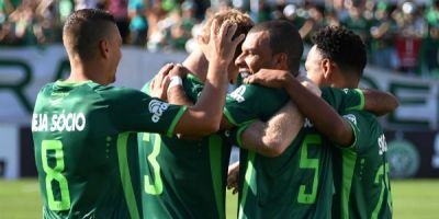 Em primeiro jogo após tragédia, Chapecoense empata com Palmeiras