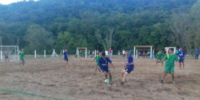 Iniciam os jogos pelo Circuito Verão Sesc de Esportes e 11º Campeonato Praiano de Futebol de Chuvisca