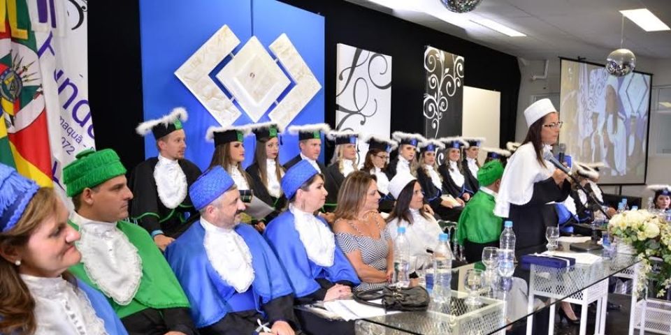 FOTOS: realizada formatura dos cursos superiores da Fundasul