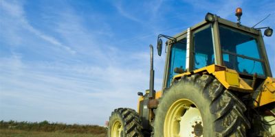 Texto que isenta emplacamento de máquinas agrícolas será publicado em 20 dias, diz Geller