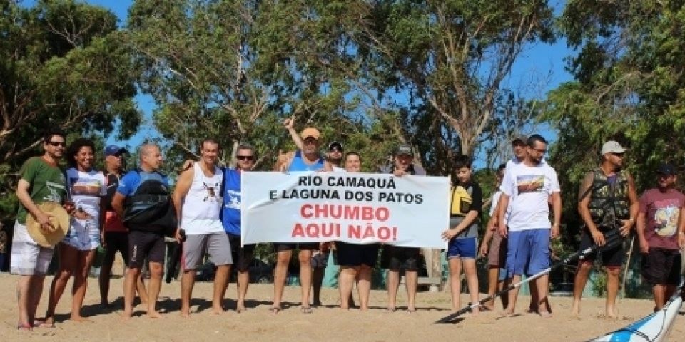 Caiaqueiros em Tapes dizem não à exploração de minérios no Rio Camaquã