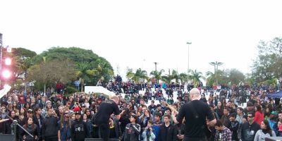 Camaquã - 9º Rock e Poesia lota a Praça Zeca Netto