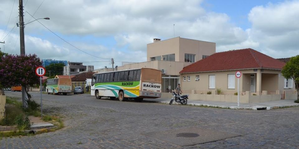  Rua Antônio José Centeno passa a ser mão dupla entre Luiza Maraninchi e Zeca Netto em Camaquã