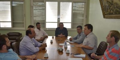 Deputados visitam a Prefeitura Municipal de Camaquã