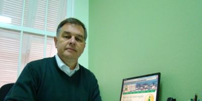 Camaquã - governo municipal antecipa metade do 13º de 2014 do funcionalismo