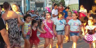 Bom público prestigia matinê infantil em Amaral Ferrador