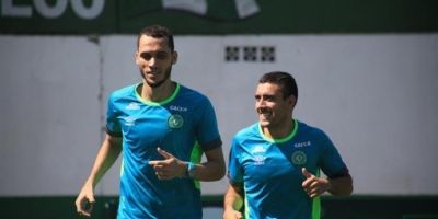 Sobrevivente de queda de avião, Alan Ruschel já treina com bola na Chapecoense