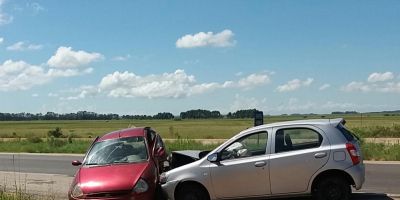 Acidente de trânsito deixa motorista ferido na BR-116 em Camaquã
