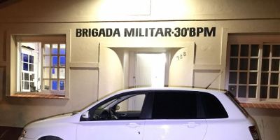 Brigada Militar prende motorista e apreende carro com placas clonadas em Camaquã