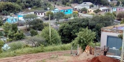 Morador da Sergipe esquina com Guatemala, em Camaquã, reclama do lamaçal de sua rua