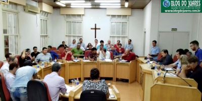 Vereadores debatem destino de recursos para educação durante Sessão da Câmara de Camaquã