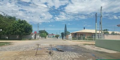Vazamento na rede da Corsan deixa moradores do bairro Olaria sem água neste sábado, em Camaquã