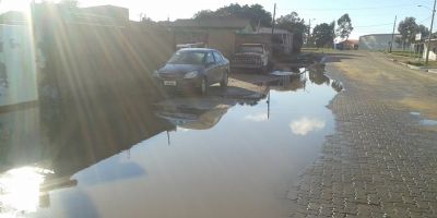 Espaço do Leitor: morador reivindica limpeza ou substituição de canos entupidos no bairro Viégas