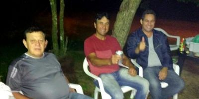 Prefeito de Camaquã Ivo e vereador Mozart participam de inauguração de churrasqueira comunitária
