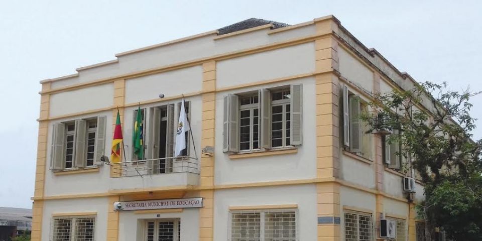 Secretaria de Educação de Camaquã participa de reunião do FICAI Online em Porto Alegre