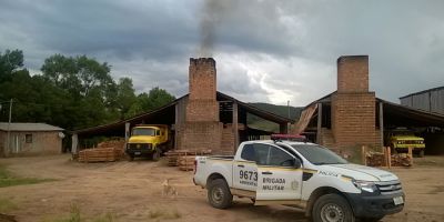 Pelotão Ambiental autua proprietários de serraria e olaria por crime ambiental em Cerro Grande do Sul