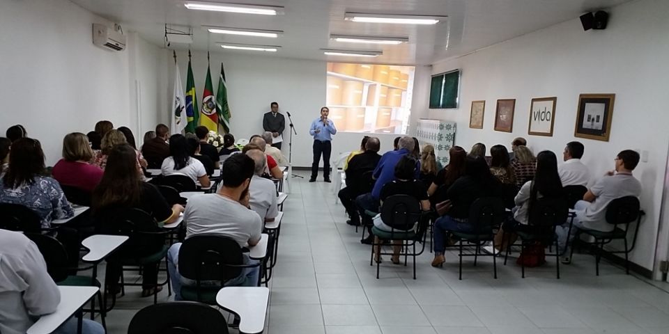 Blog do Juares na assinatura do acordo de cooperação do Projeto Verde é Vida da Afubra