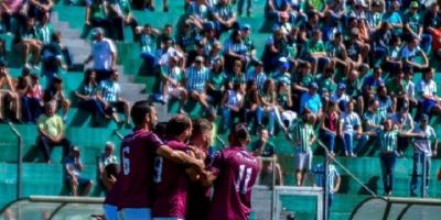 Caxias vence clássico contra o Juventude e sai do Alfredo Jaconi com vantagem