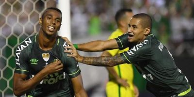 Chape vence Atlético Nacional na primeira final da Recopa