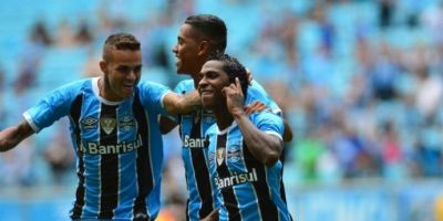 Grêmio amassa o Veranópolis, faz 5 a 0 e garante vaga na semifinal do Gauchão