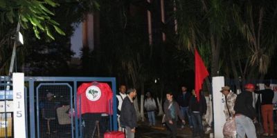 Integrantes do MST ocupam pátios do Incra e Ministério da Fazenda em Porto Alegre