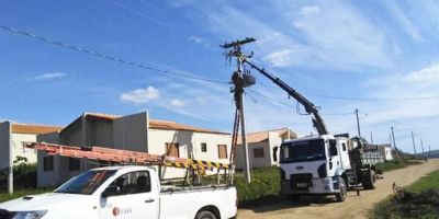 CEEE conclui rede de energia que beneficia clientes de loteamento em Herval, no Sul do Estado