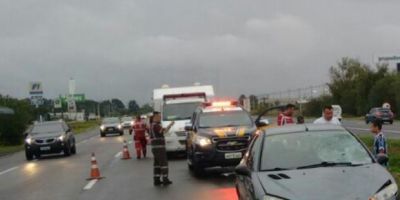Homem de 50 anos morre atropelado na BR-290, em Eldorado do Sul