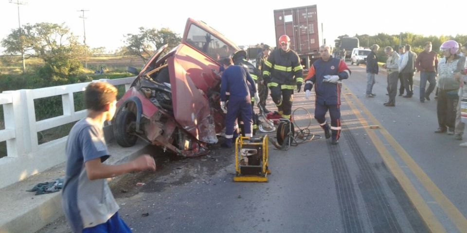 Mulher grávida morre em acidente de trânsito na BR-116 em Camaquã