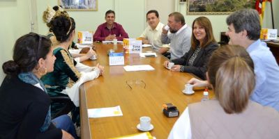 Corte da Fenadoce visita Camaquã