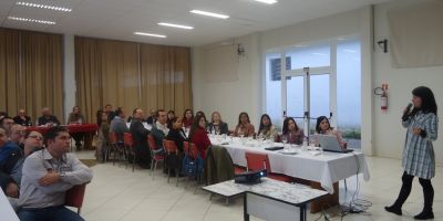 Camaquã - Ação Social apresenta a empresários as ações do governo para qualificar mão de obra  