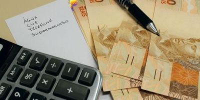 Número de inadimplentes cai, mas ainda representa 39% da população