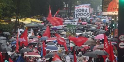 Manifestantes protestam contra Michel Temer e pedem Diretas Já em vários estados