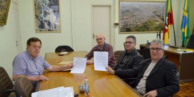 Prefeito assina contrato com o Hospital Nossa Senhora Aparecida