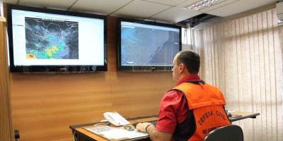 Defesa Civil alerta para risco de temporal em diversas regiões nesta sexta