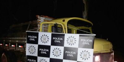 Polícia Civil apreende caminhões com sinais adulterados, em assentamento em Canguçu