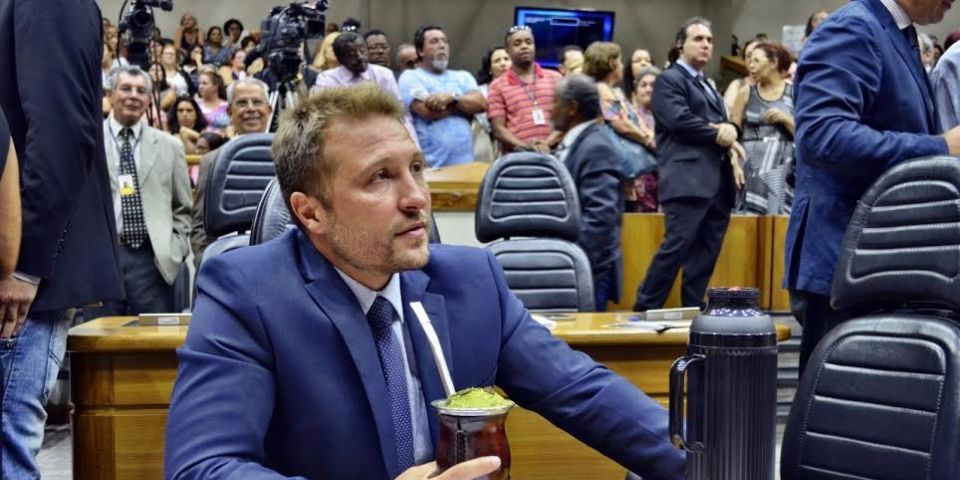 Artigo sobre a duplicação da BR-116: um futuro para o passado