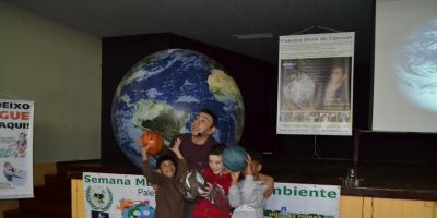 Alunos aprendem sobre a água em palestra show em Camaquã