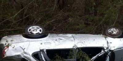 Uma pessoa morre após carro capotar na BR-116, em Eldorado do Sul
