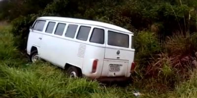 Kombi abandonada é localizada na ERS-717 em Tapes