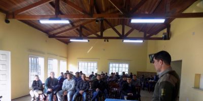 Pelotão Ambiental de Camaquã realiza palestra educativa em Dom Feliciano