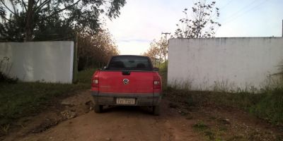 Veículo roubado durante assalto é encontrado no interior de Chuvisca na manhã desta sexta