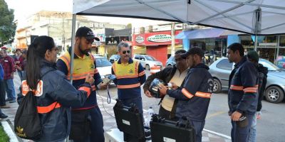 Blitz informa motoristas e pedestres sobre a Balada Segura em Camaquã
