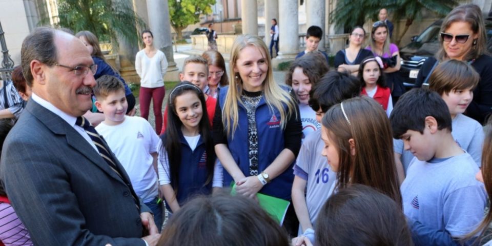 Alunos de colégio de Camaquã são recebidos por Sartori no Palácio Piratini