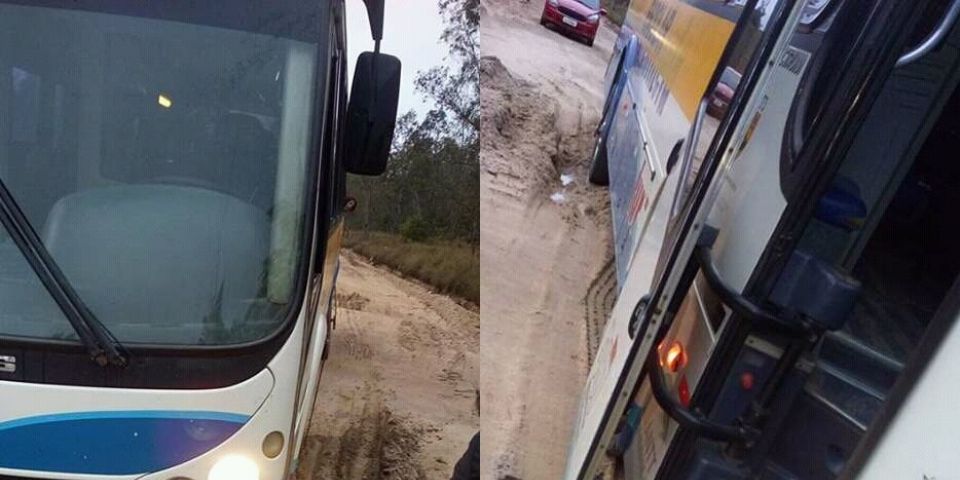 Ônibus atola na estrada dos Órfãos, interior de Camaquã