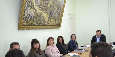 Prefeito de Camaquã recebe proposta de adesão ao Programa Criança Feliz